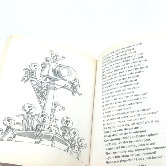 Charlie and the Chocolate Factory, Paperback by Dahl, Roald /ISBN 0142401080 - Picture 7 of 8